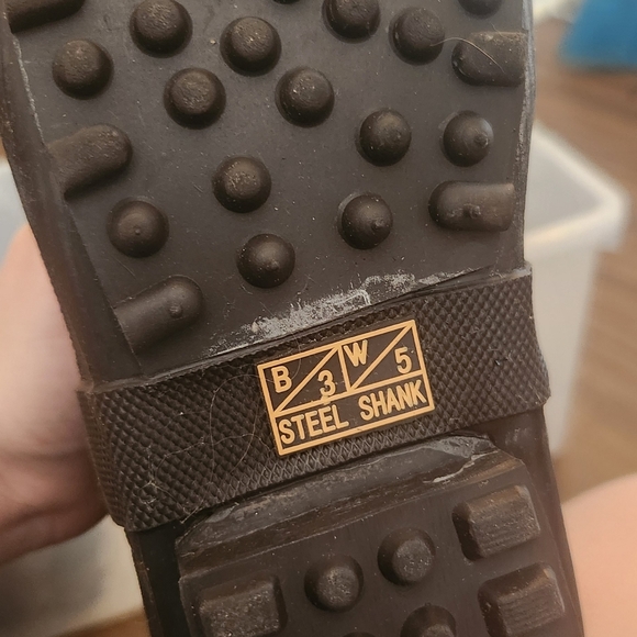 Shoes - Picture 3 of 4